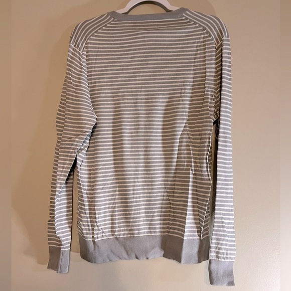 Kenneth Cole Men’s Vneck Sweater - Picture 3 of 3